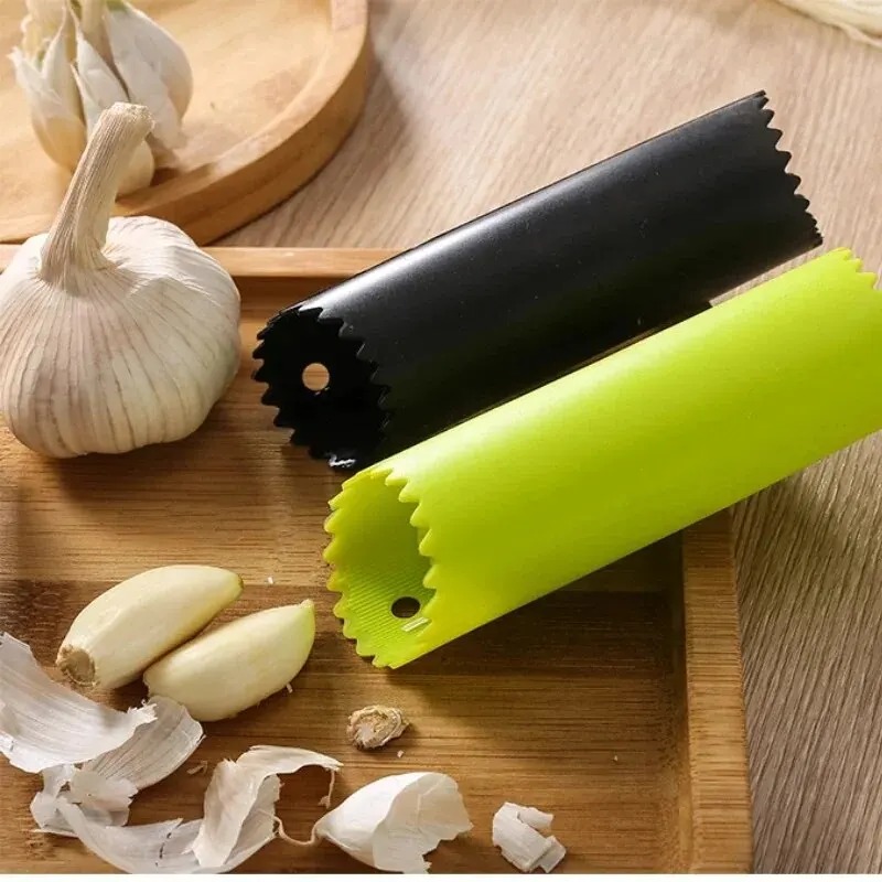 Tube à dénuder l'ail, éplucheu - Kitchen Gadgets Useful avis et prix